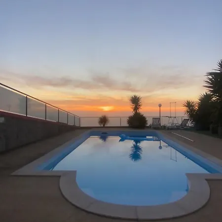 Дом отдыха Sunset Paradise With Heated Pool Кальета