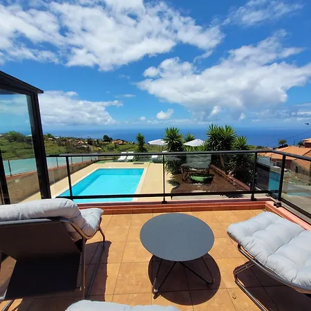 Nyaraló Sunset Paradise With Heated Pool