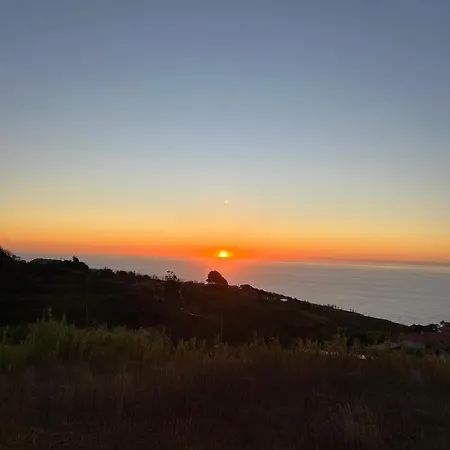 Nyaraló Sunset Paradise With Heated Pool